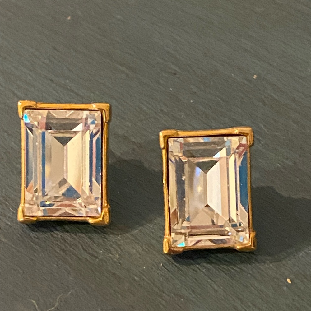 Clear stone studs